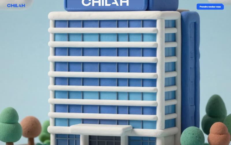 La façade du siège CHILAH en pâte à modeler, telle qu'elle accueille le visiteur sur chilah.fr